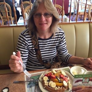 Meet your Posher, Debra j