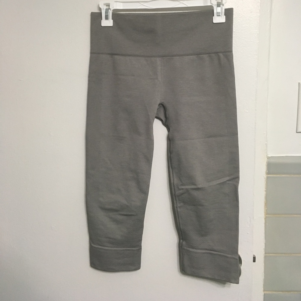 Lululemon Grey Cropped Leggings