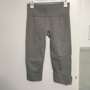 Lululemon Grey Cropped Leggings
