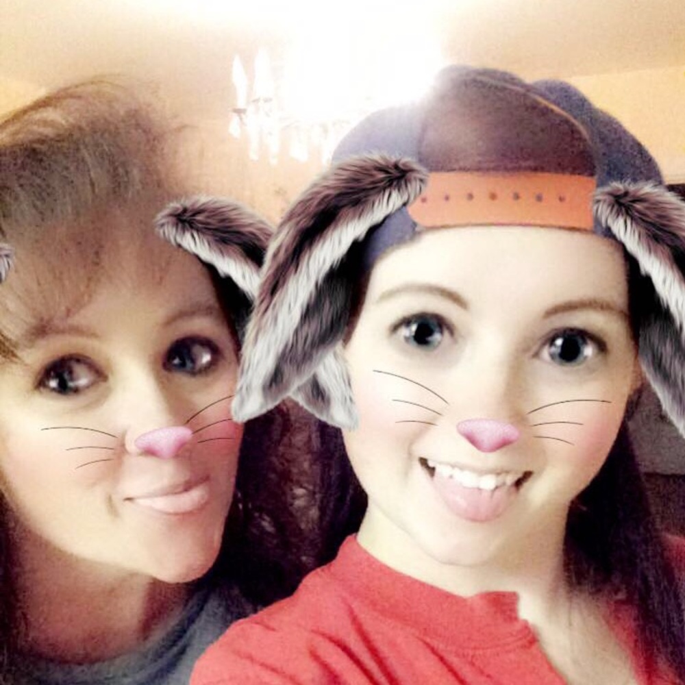 Meet your Posher, Loni