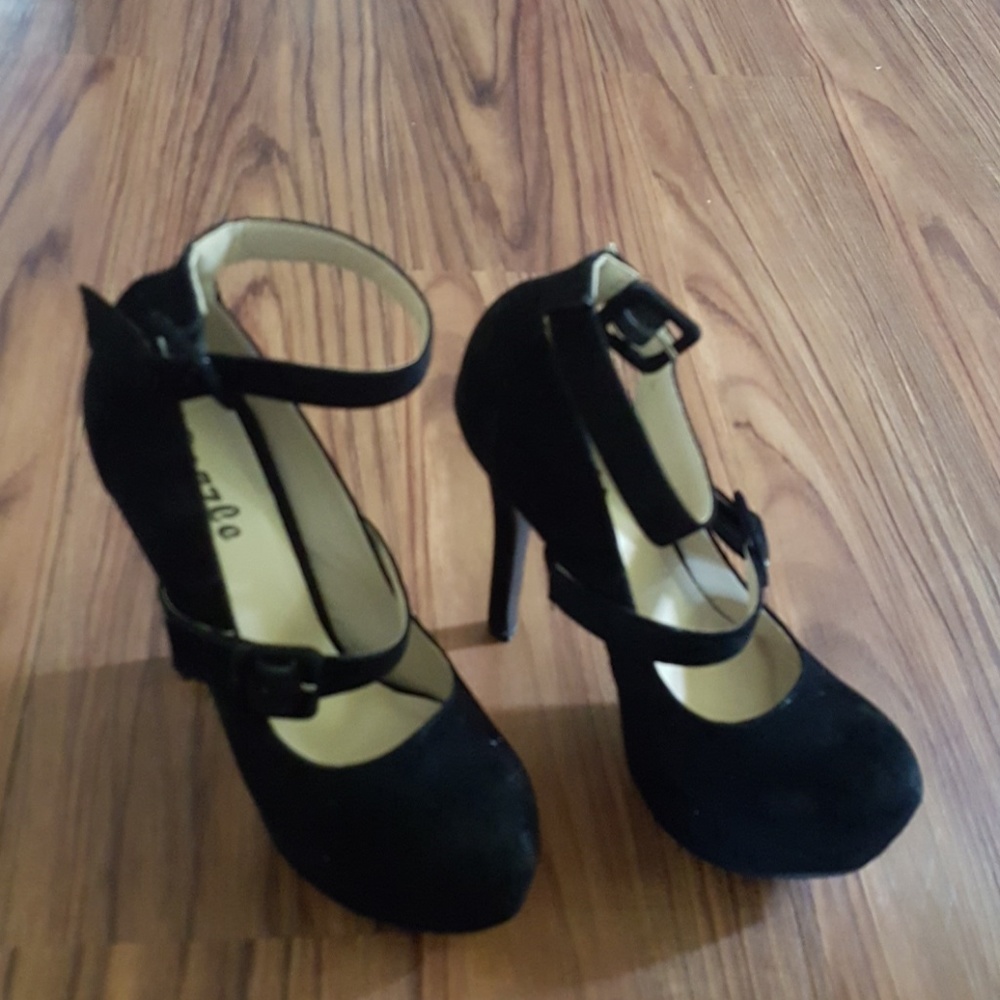 Gorgeously  Pumps - Picture 4 of 5