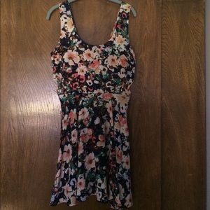 Beautiful floral dress with side cut-outs