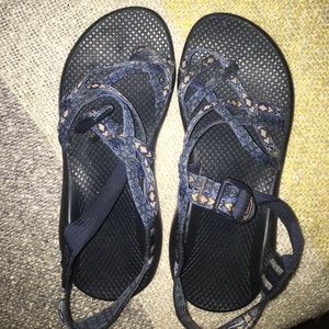 Women's Chacos Size 8