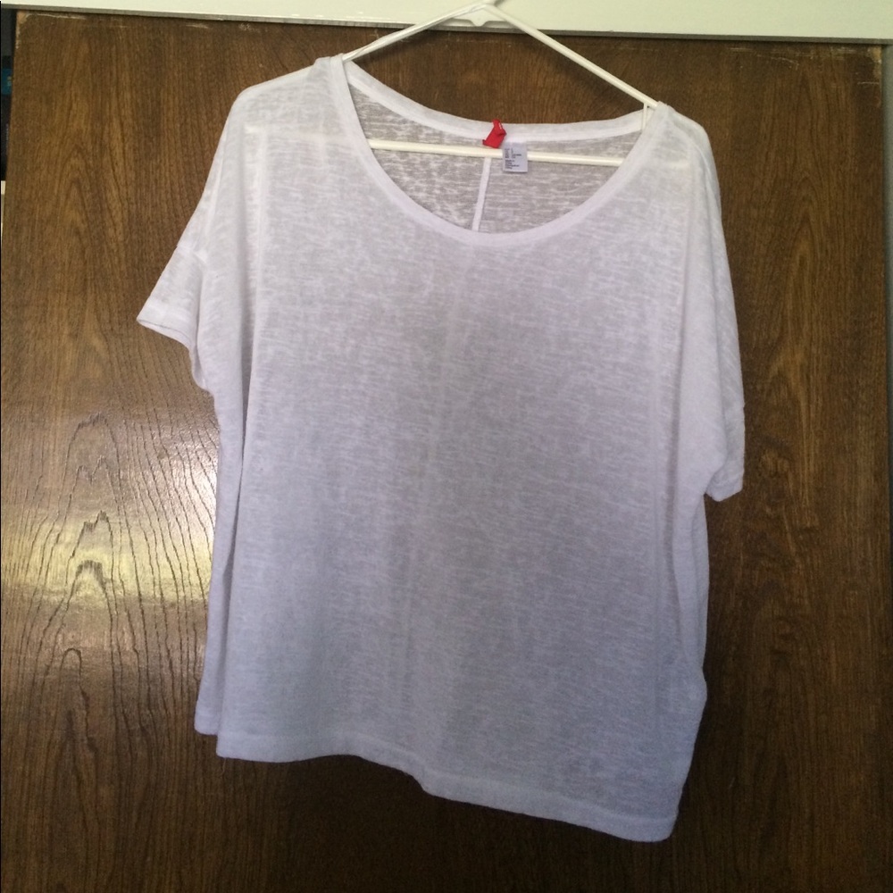 White t-shirt