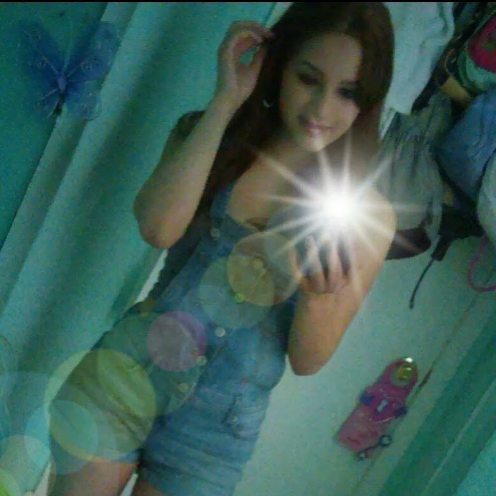 Meet your Posher, Maxine