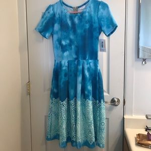 NWT LuLaRoe Medium Amelia