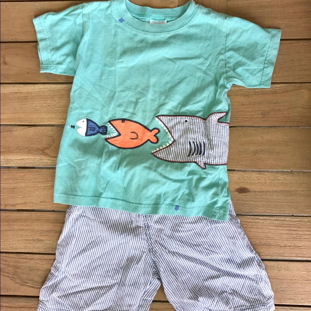 Mulberribush 3T shark eating fish shorts/tee set