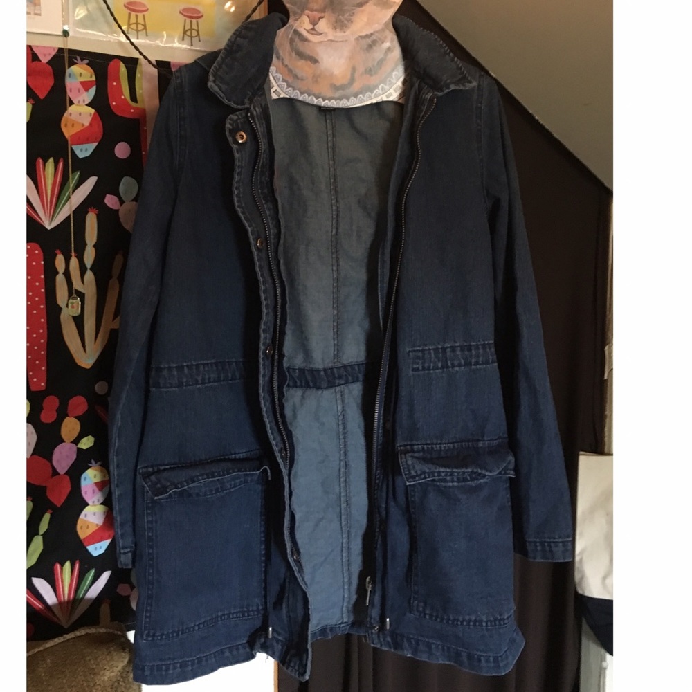 Spring denim jacket w hood and synched waist!