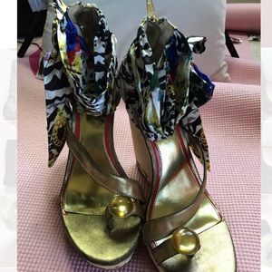 Bring that sass over here (Falchi)