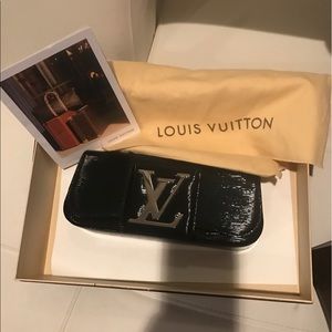 Authentic Louis Vuitton sobe clutch new