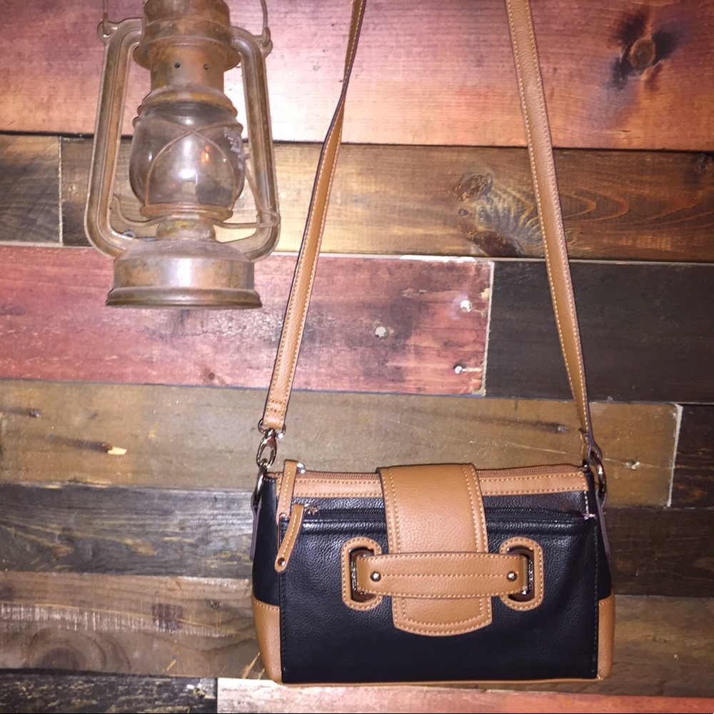 NWOT Tignanello black & tan 🖤