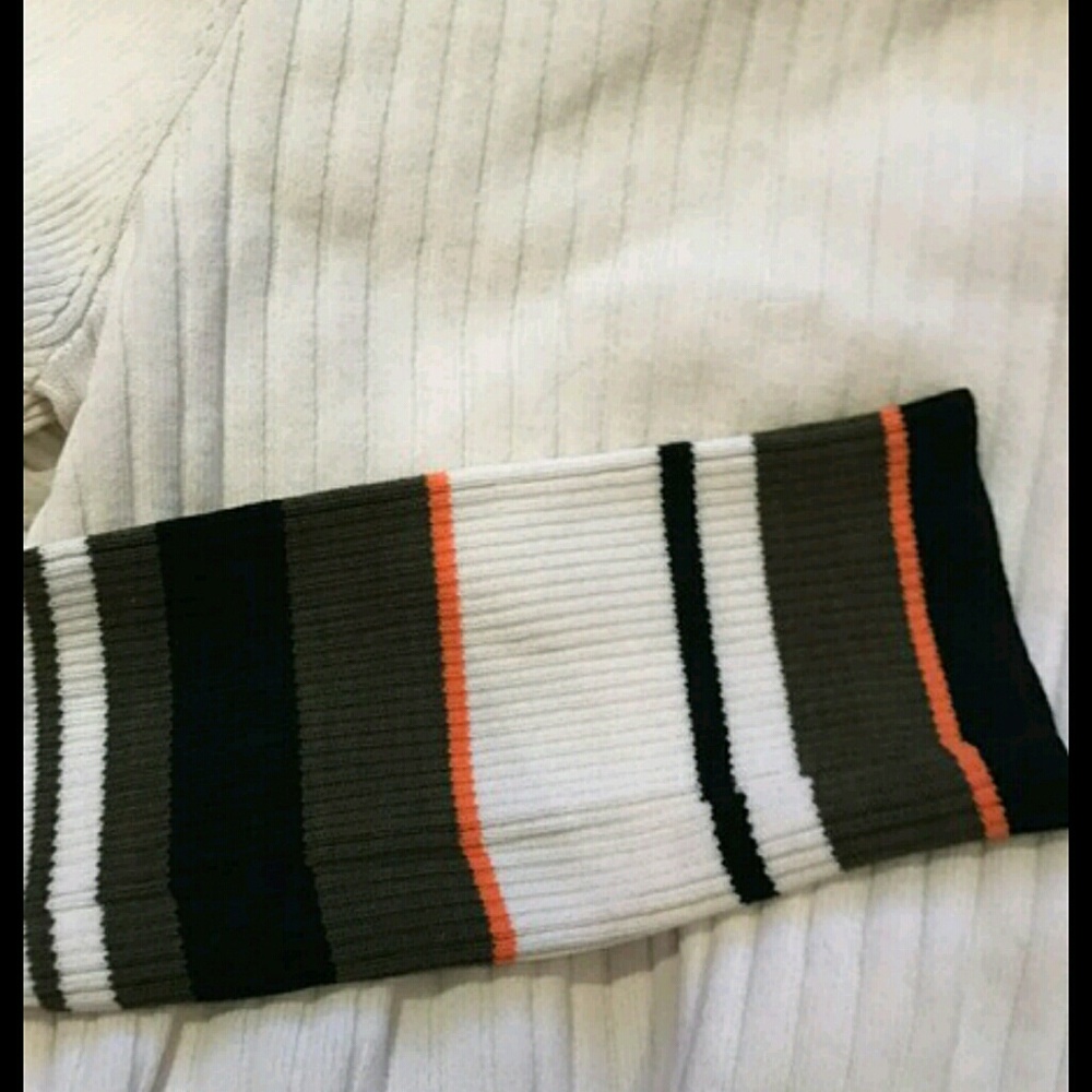 TopShop Sweater - Picture 2 of 3