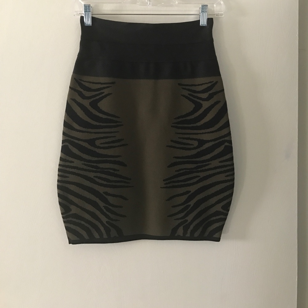 Bebe skirt