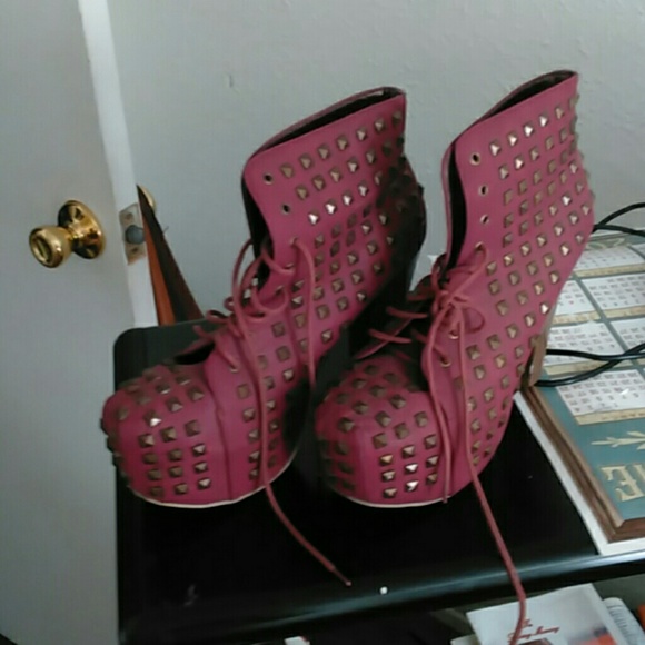 Size 10 heels and boots - Picture 3 of 8