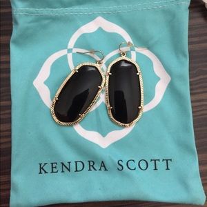 Kendra Scott danielle earrings
