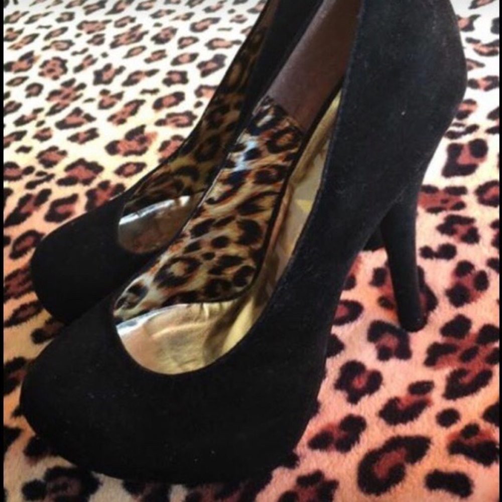 Black Suede Pumps