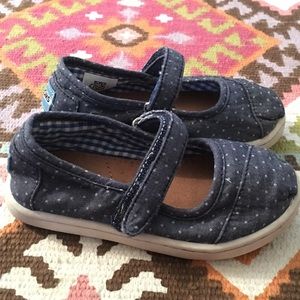 toddler girls TOMS chambray Mary Janes size 7