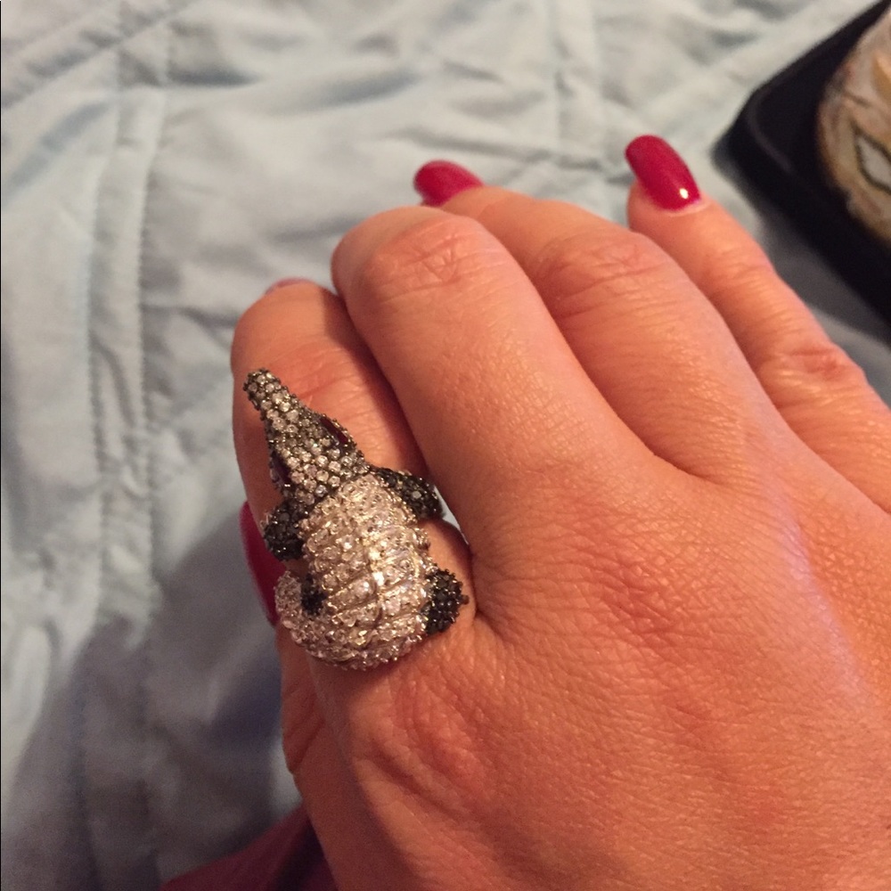 sterling silver garnet& cubic zirconia ring 🐊