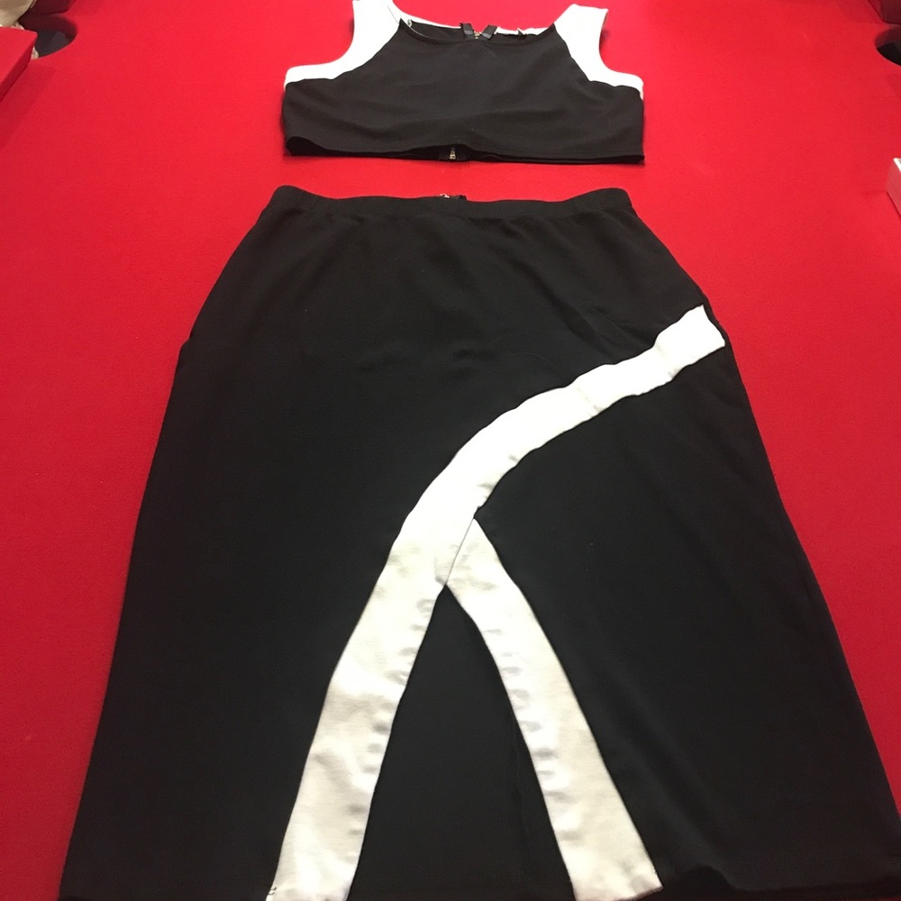 Set top and bottom black and white