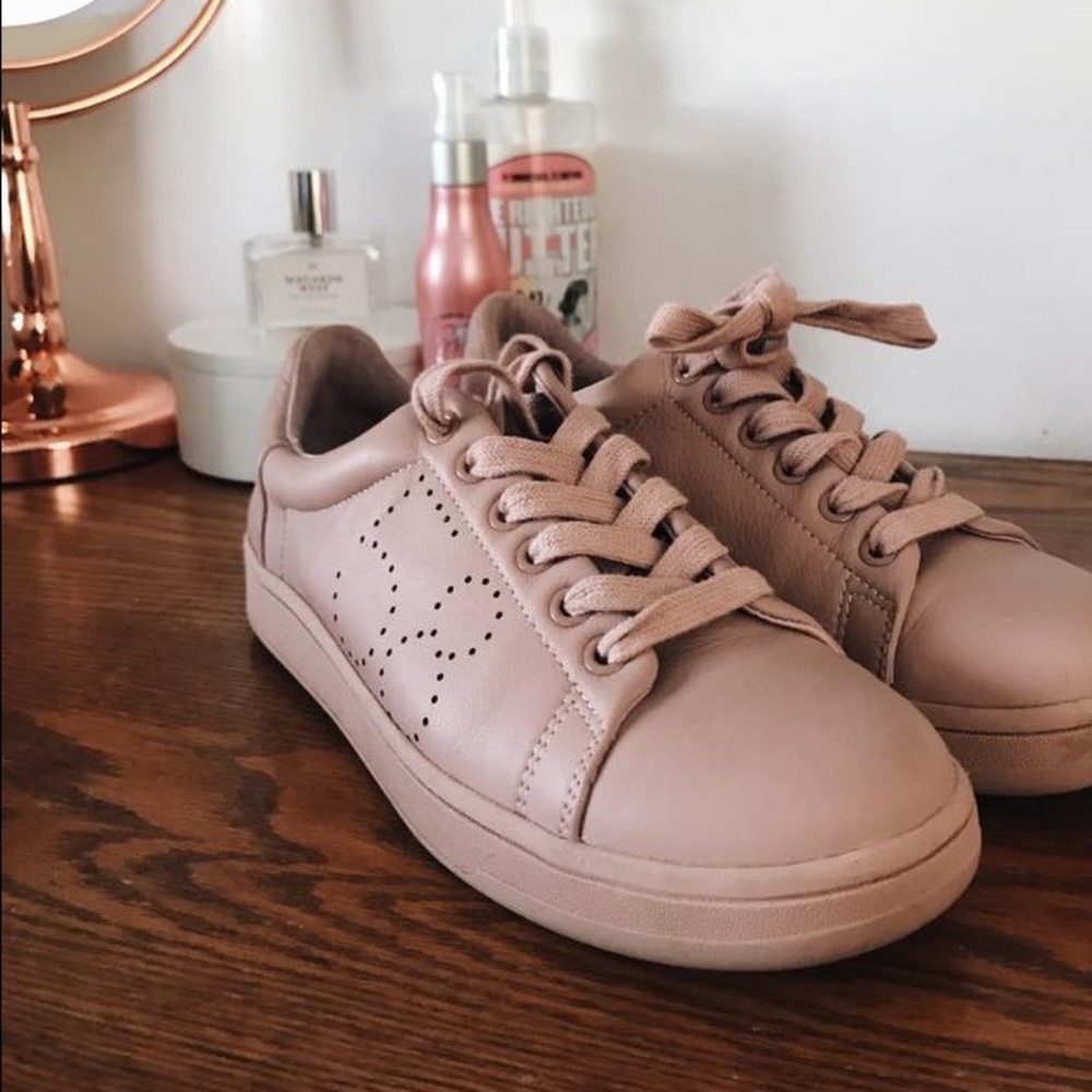Steve Madden Dusty Rose Sneakers Size 6