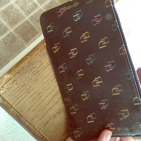 Dooney & Burke wristlet - Picture 1 of 4