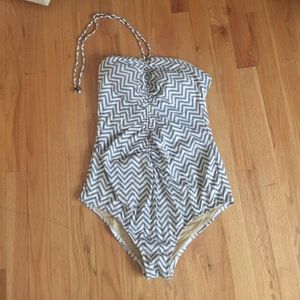 A Pea in the pod maternity swimsuit
