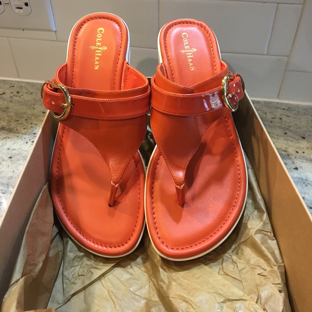 Cole Haran air Maddy sandals