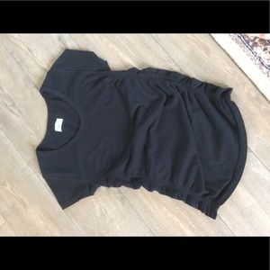 Athleta finish fast tee black medium.