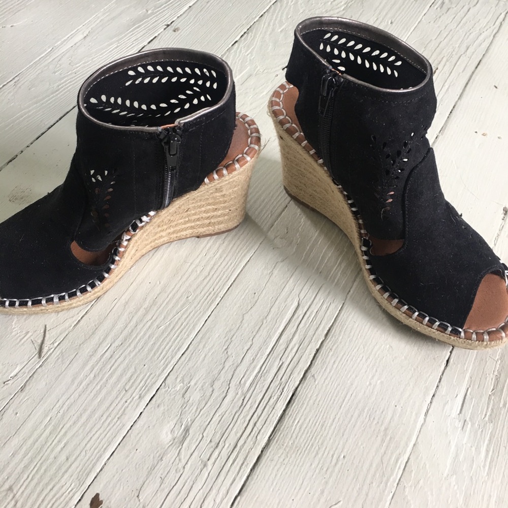 NWOT black wedges size 6