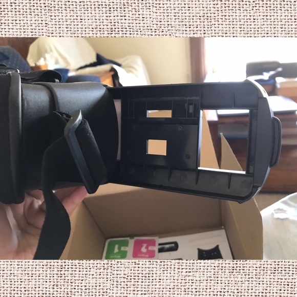 NIB Virtual Reality Headset - Picture 5 of 5
