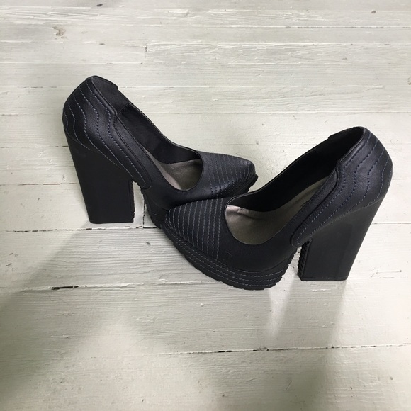 Black heels size 5.5 - Picture 3 of 3