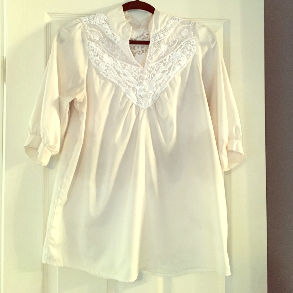 White boutique blouses