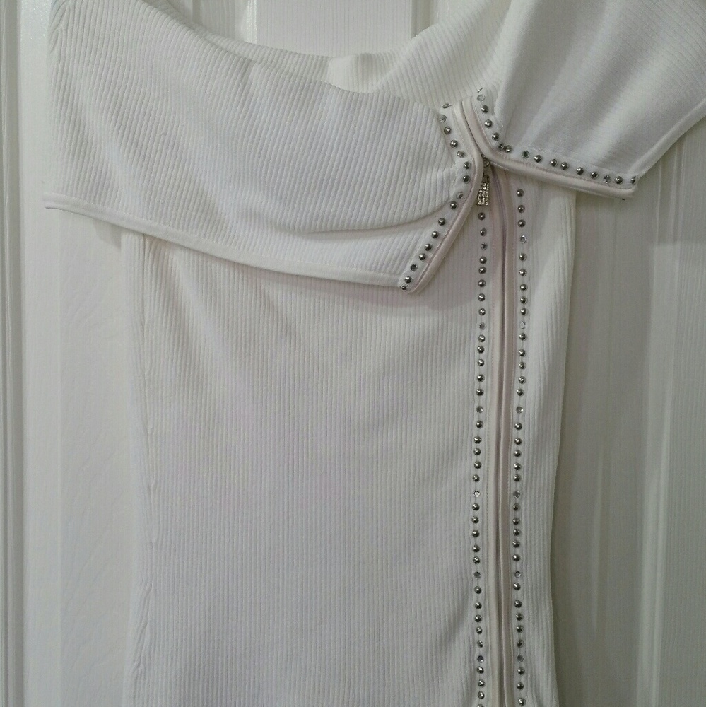 Cache knit top w/silver studs