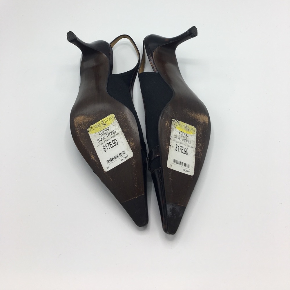 Stuart Weitzman - Picture 5 of 6