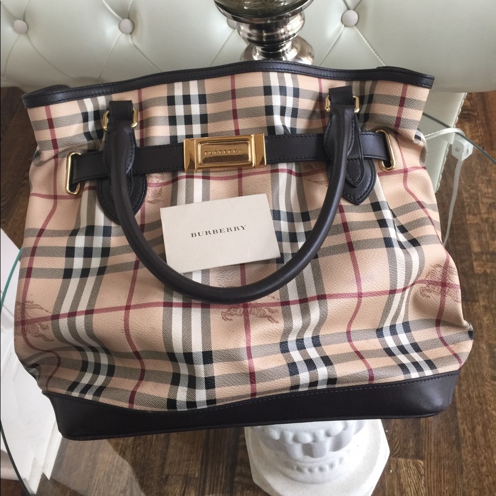 Authentic Burberry hay market purse nwot