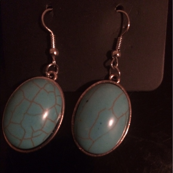 (4 for $20) brand new turquoise earrings - Picture 1 of 1