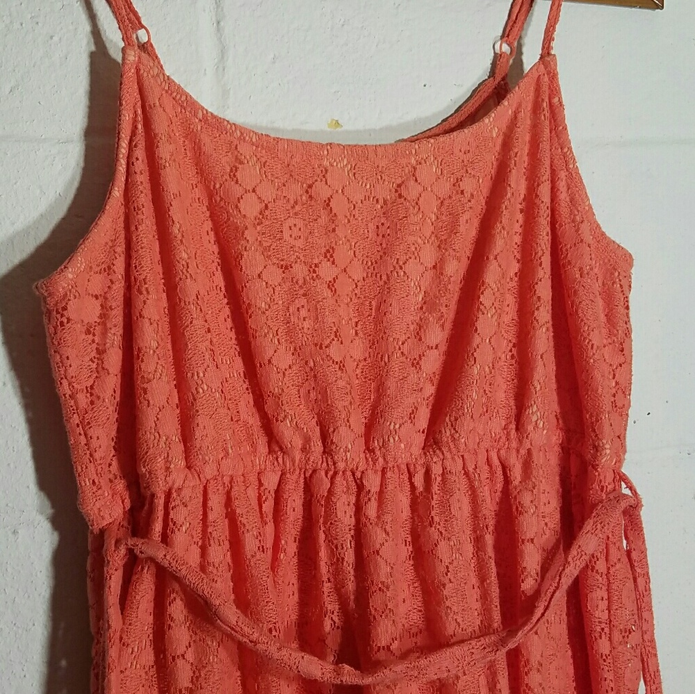 Cutesy coral sundress - Picture 2 of 4
