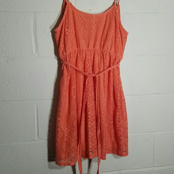 Cutesy coral sundress - Picture 3 of 4