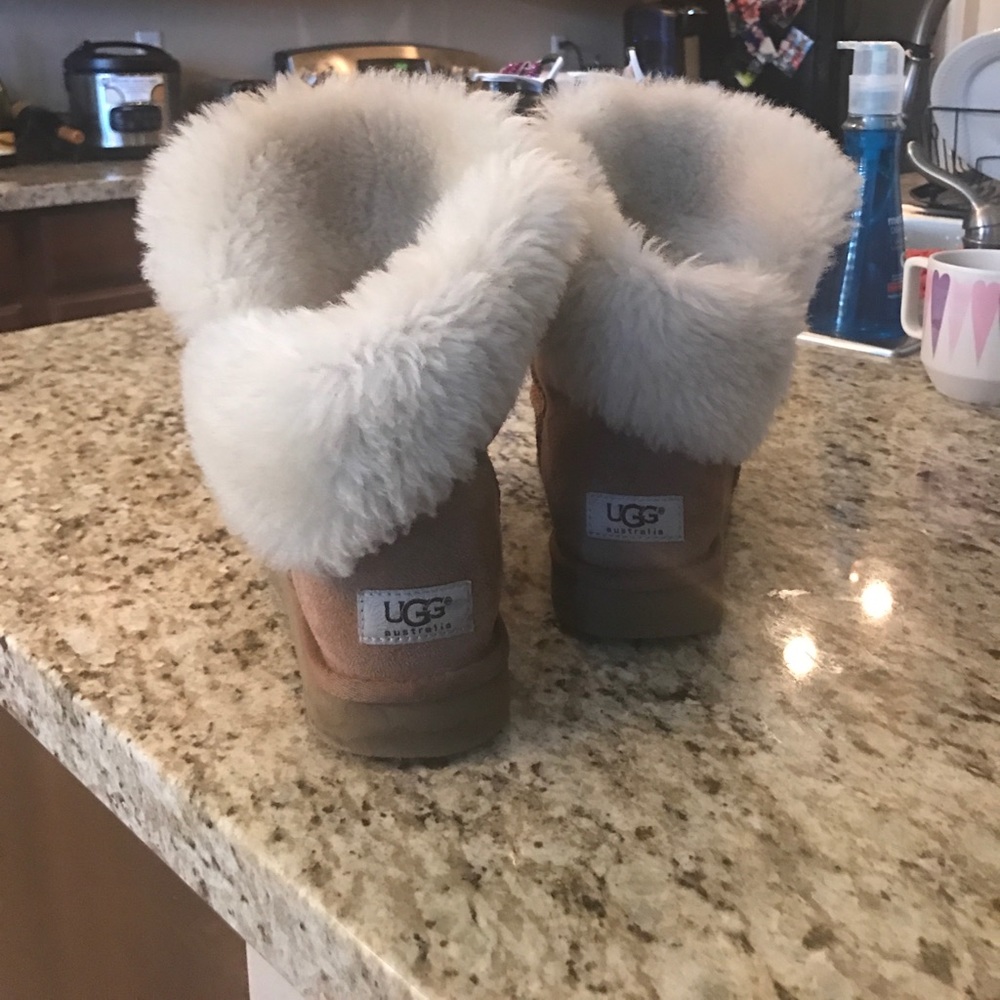 Bailey Button Ugg's - image 2