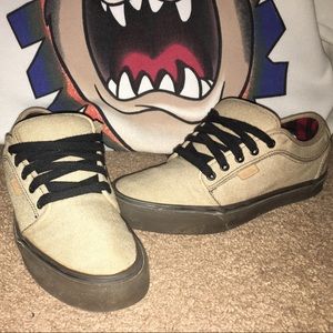 Vans Chukka low Tan with gum bottom Size 10.5