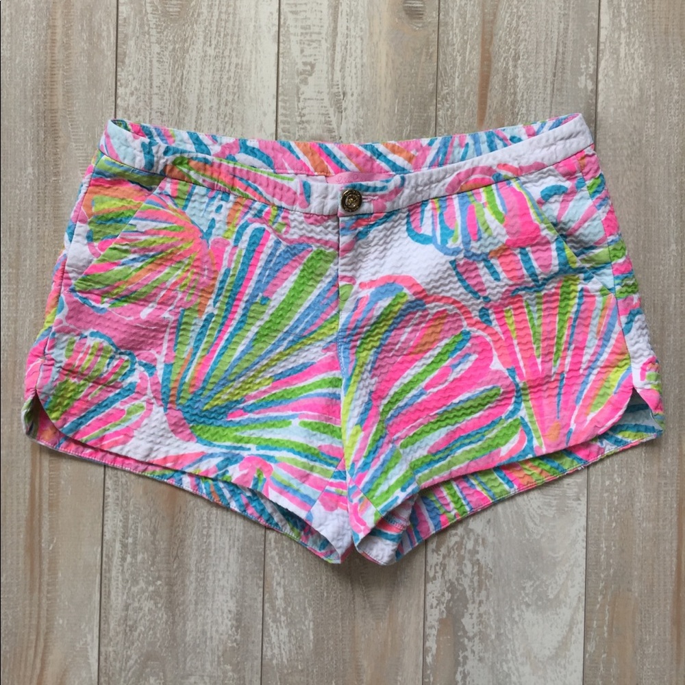Lilly Pulitzer shorts 🍃🌞
