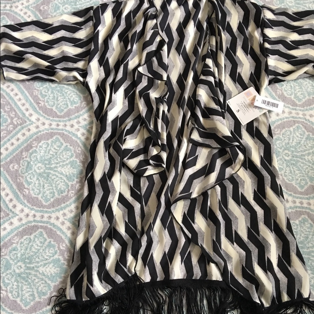 ⭐️sale! ⭐️NWT Lularoe Monroe kimono