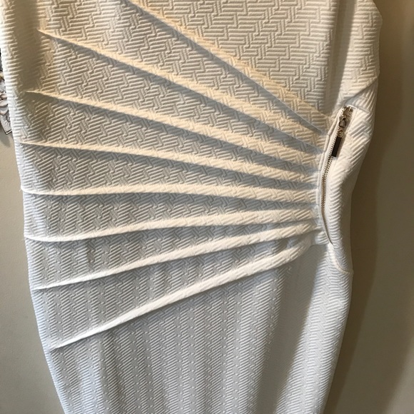 Carmen Marc Valvo, White Dress - Picture 4 of 7