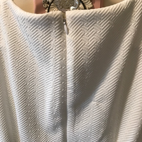 Carmen Marc Valvo, White Dress - Picture 5 of 7