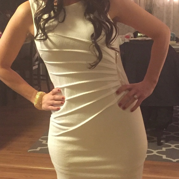 Carmen Marc Valvo, White Dress - Picture 6 of 7