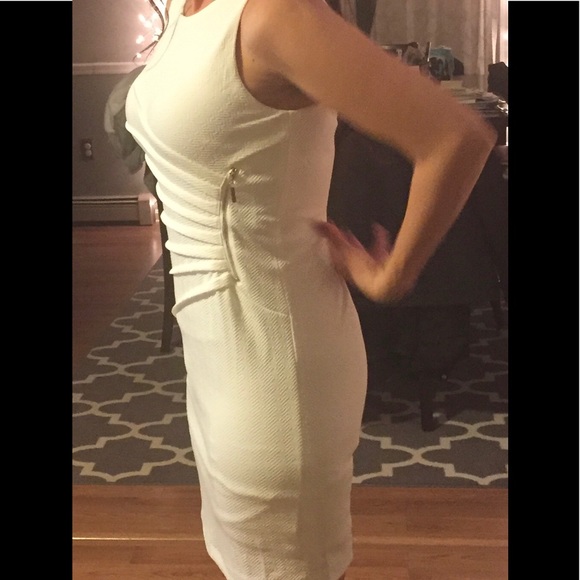 Carmen Marc Valvo, White Dress - Picture 7 of 7