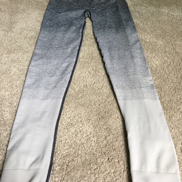 NWT ombré Victoria secret workout tights 🎀👌🏻 - Picture 4 of 8