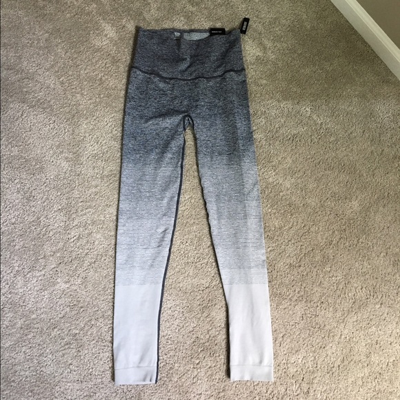 NWT ombré Victoria secret workout tights 🎀👌🏻 - Picture 6 of 8