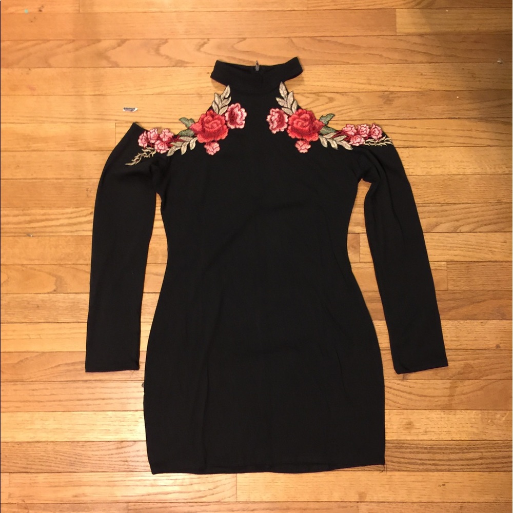 New rose detailing shoulder dress