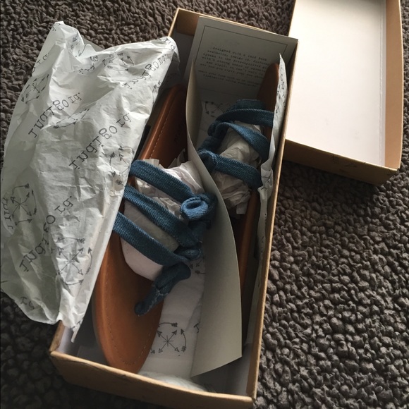 NEW in Box! Denim Knot Sandals - Picture 5 of 6